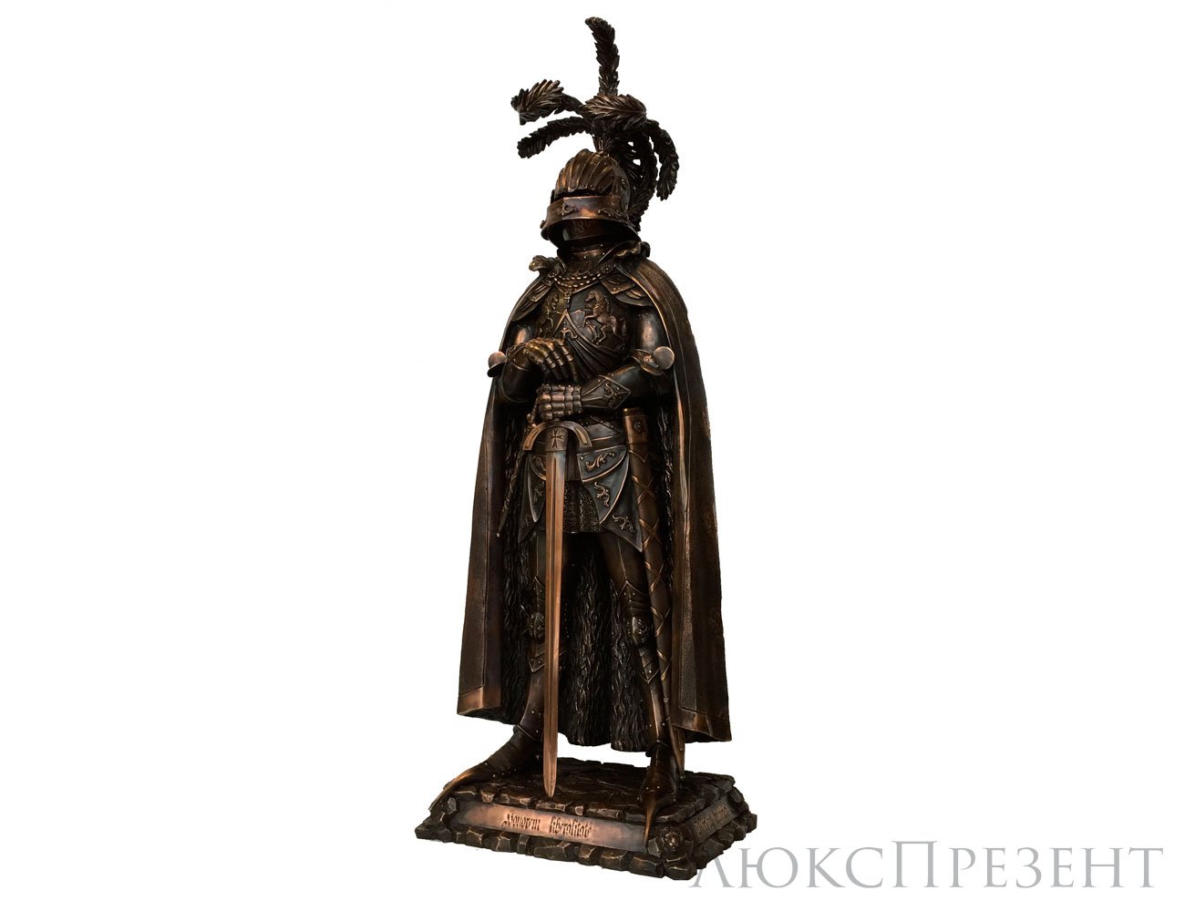 Авторская скульптура из бронзы Рыцарь в латах