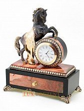 Часы-шкатулка "Конь с попоной"