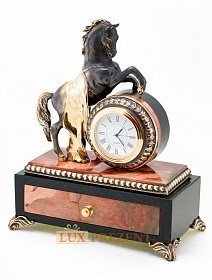Часы-шкатулка Конь с попоной