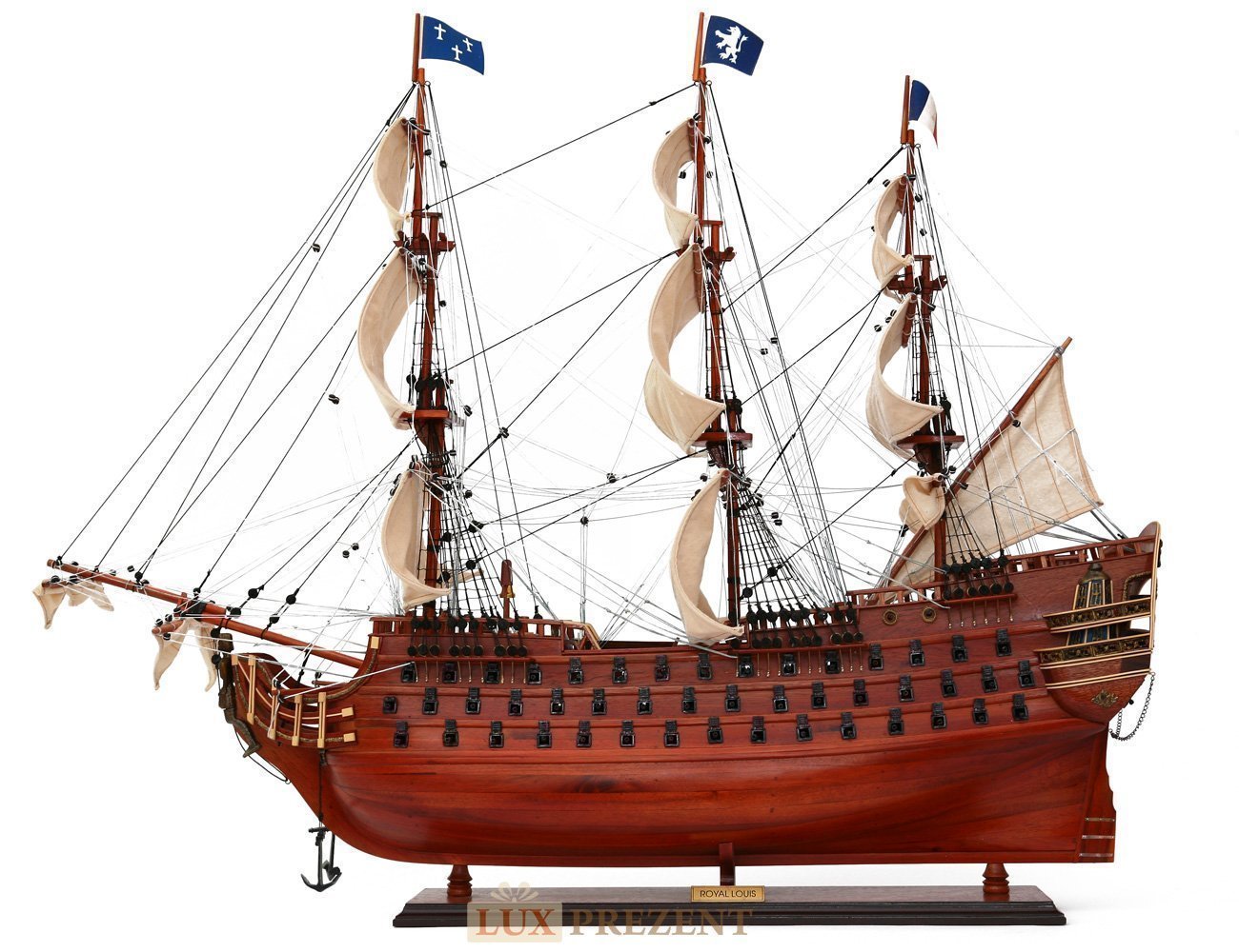 Модель парусного корабля Royal Louis из красного дерева