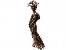 Авторская скульптура из бронзы "Сакура"