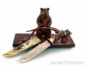 Златоустовский нож Медведь на подставке