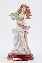 Фарфоровая статуэтка ''Леди с цветами''