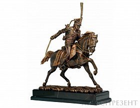 Авторская скульптура из бронзы Гусар на коне